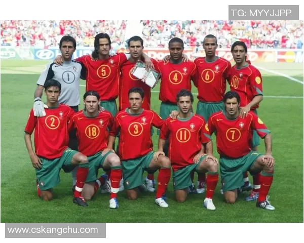 三位足球明星的巅峰对决谁将成为球场上的传奇之王 三位足球明星的巅峰对决谁将成为球场上的传奇之王