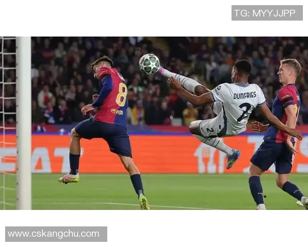 帅气足球明星的精彩瞬间剪辑展示，尽显运动魅力与风采