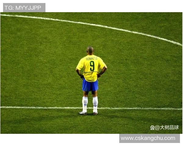 足球明星被粉丝追赶的精彩瞬间与背后故事全解析 足球明星被粉丝追赶的精彩瞬间与背后故事全解析