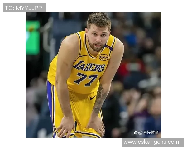 东契奇狂砍73分刷新现役得分纪录独行侠成功终结太阳队11连胜势头