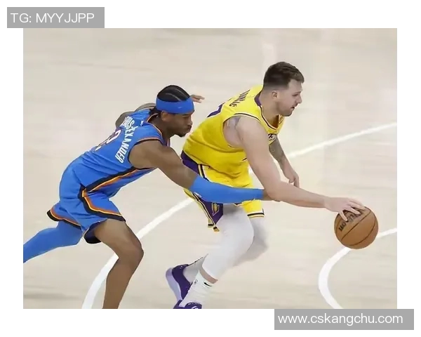 湖人队与鹈鹕队激战正酣NBA赛场精彩对决引发球迷热议